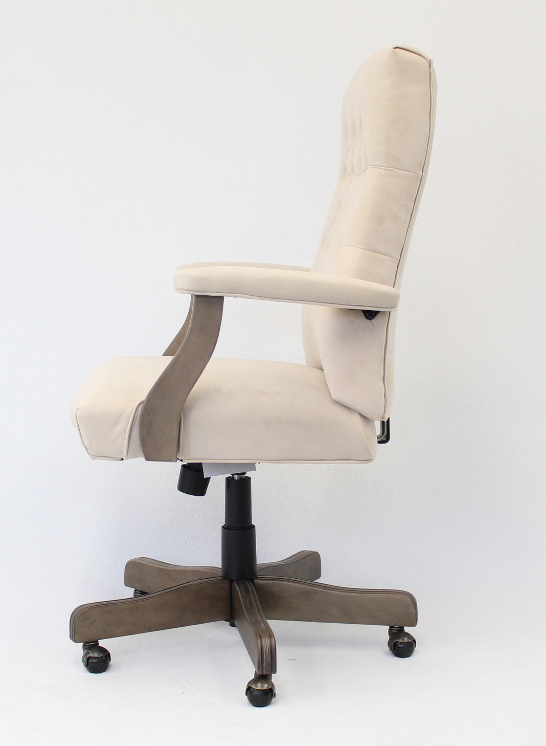 BOSS Executive Champagne Velvet With Driftwood Finish Frame image 6